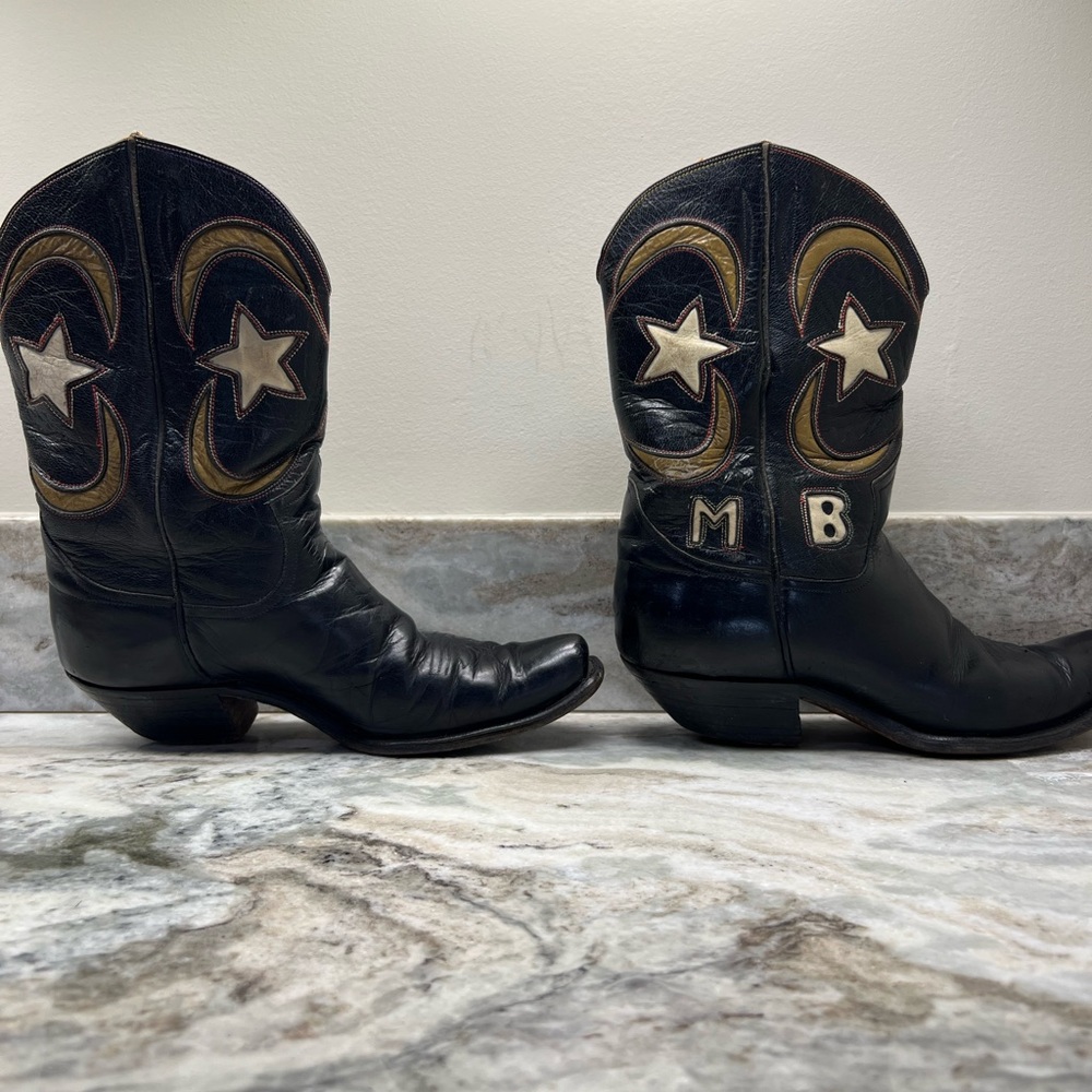 Vintage Leather Boots with moon and star designs - Picture 5 of 12